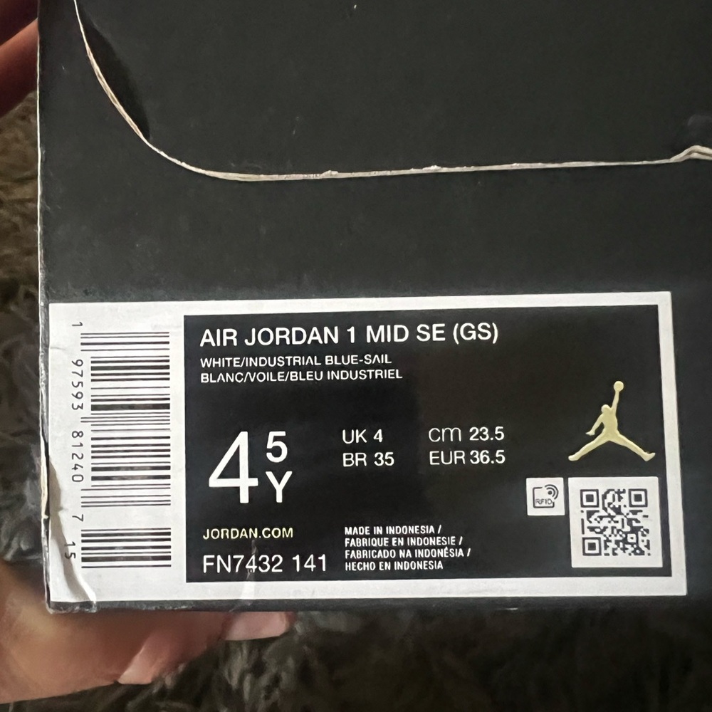 Nike Air Jordan 1 Mid SE - Picture 2 of 4